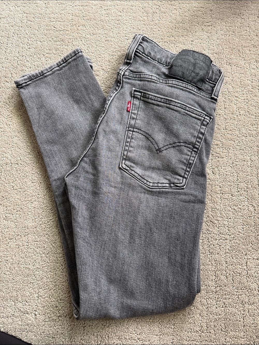 Levi's Men's Slim Gray Denim Jeans with Subtle Fade